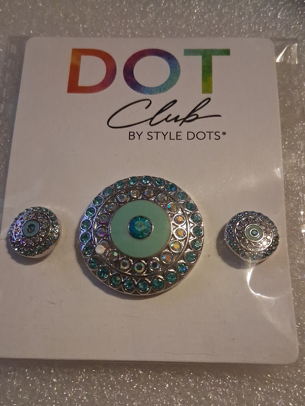 STYLE  from STYLE DOT, DOT. Club Aqua Crystal Circle Snap Charm Set by